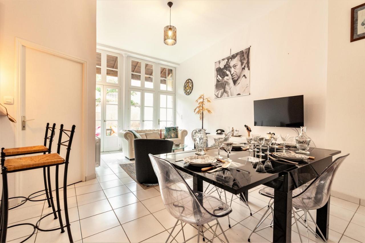 Le Patio - Hypercentre - Cour Au Calme - Wifi Apartment Vannes Ngoại thất bức ảnh