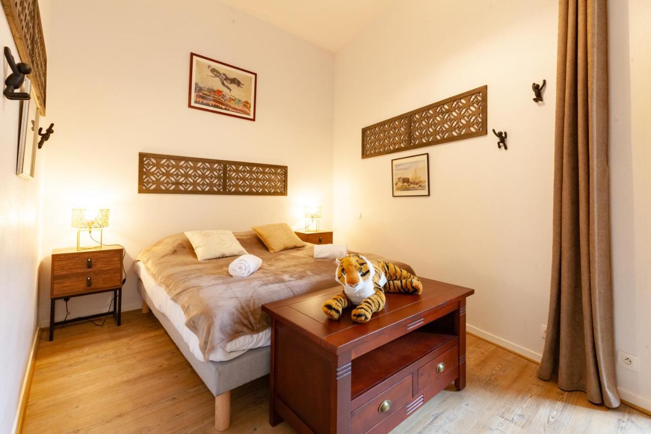 Le Patio - Hypercentre - Cour Au Calme - Wifi Apartment Vannes Ngoại thất bức ảnh