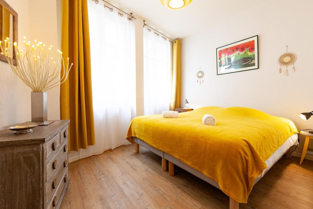 Le Patio - Hypercentre - Cour Au Calme - Wifi Apartment Vannes Ngoại thất bức ảnh